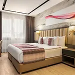 Ramada By Wyndham Umraniye Hotel 4*