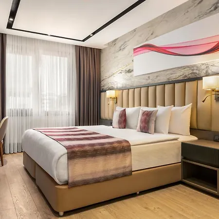 Ramada By Wyndham Umraniye ホテル 4*