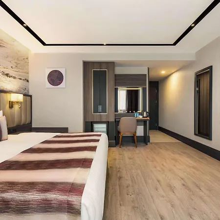 호텔 Ramada By Wyndham Umraniye 4*