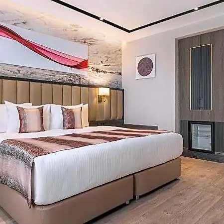 Ramada By Wyndham Umraniye Hotel 4*