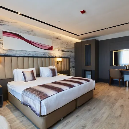 Ramada By Wyndham Umraniye 4*