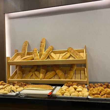 Ramada By Wyndham Umraniye 4*